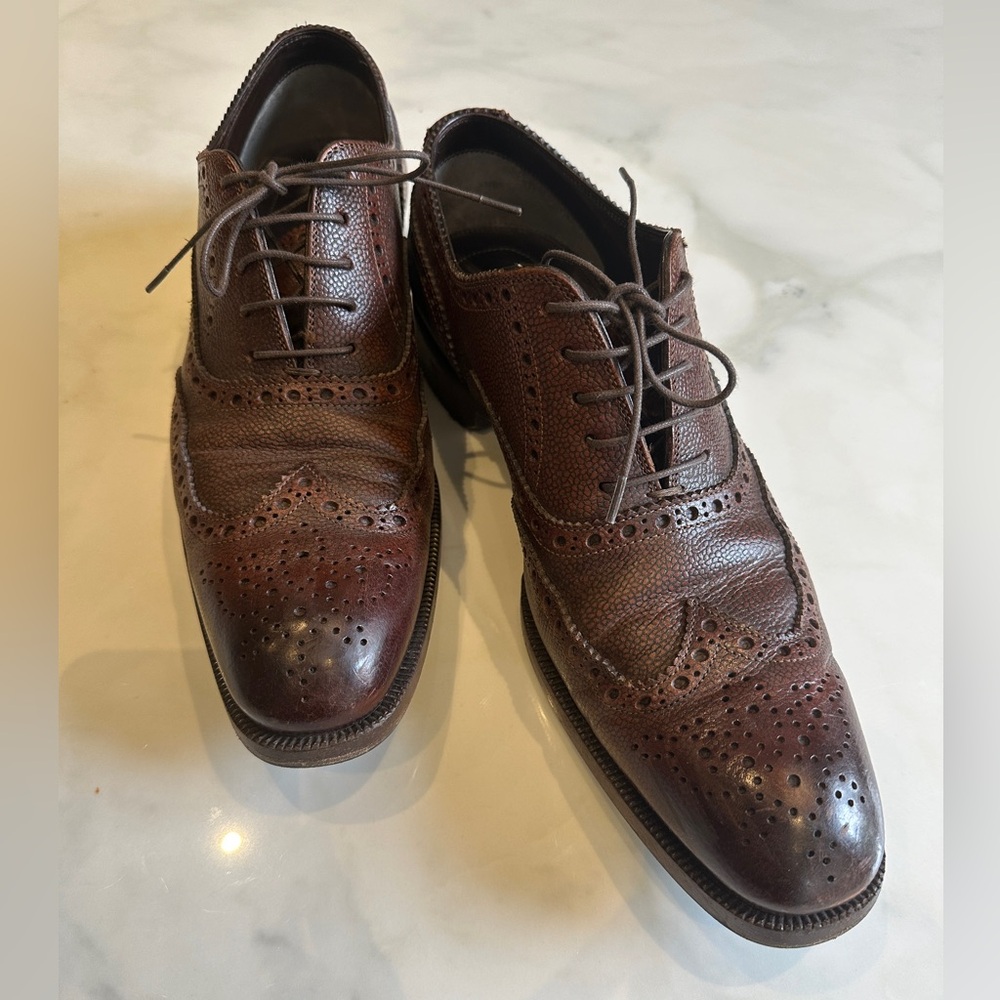 Gently worn Size 10 Tom Ford brown men’s dress shoes.